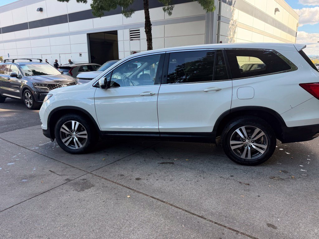 Used 2016  Honda EX-L image 9