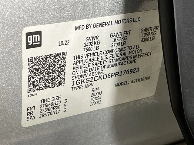 Used 2023 Silver GMC AT4 image 33