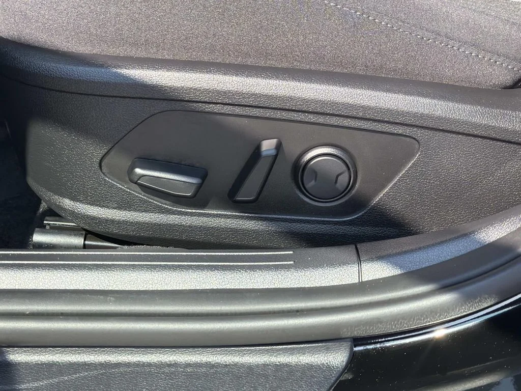 Used 2026 Black Hyundai SEL Sport image 16