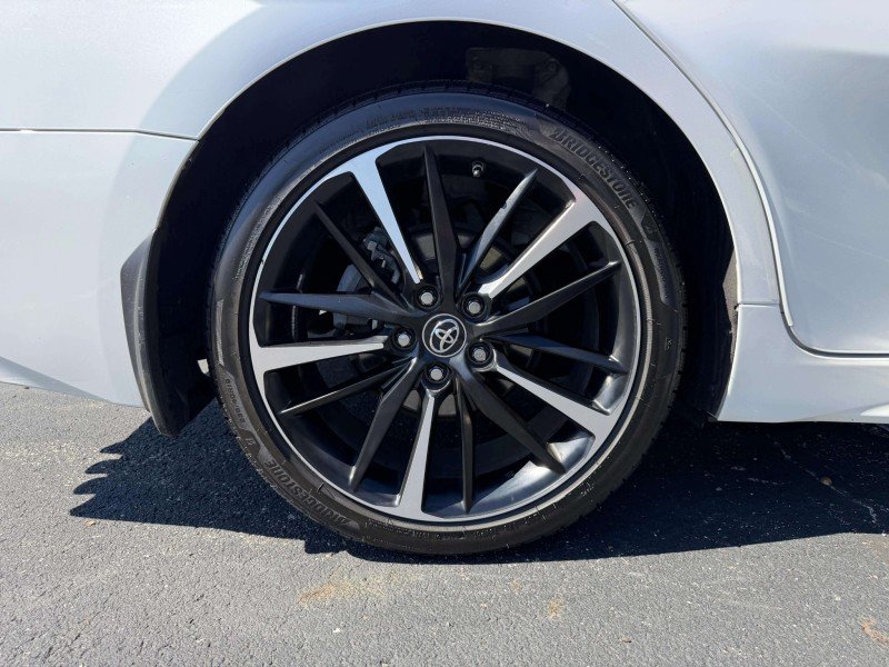 Used 2019 Wind Chill Pearl Toyota XSE image 30