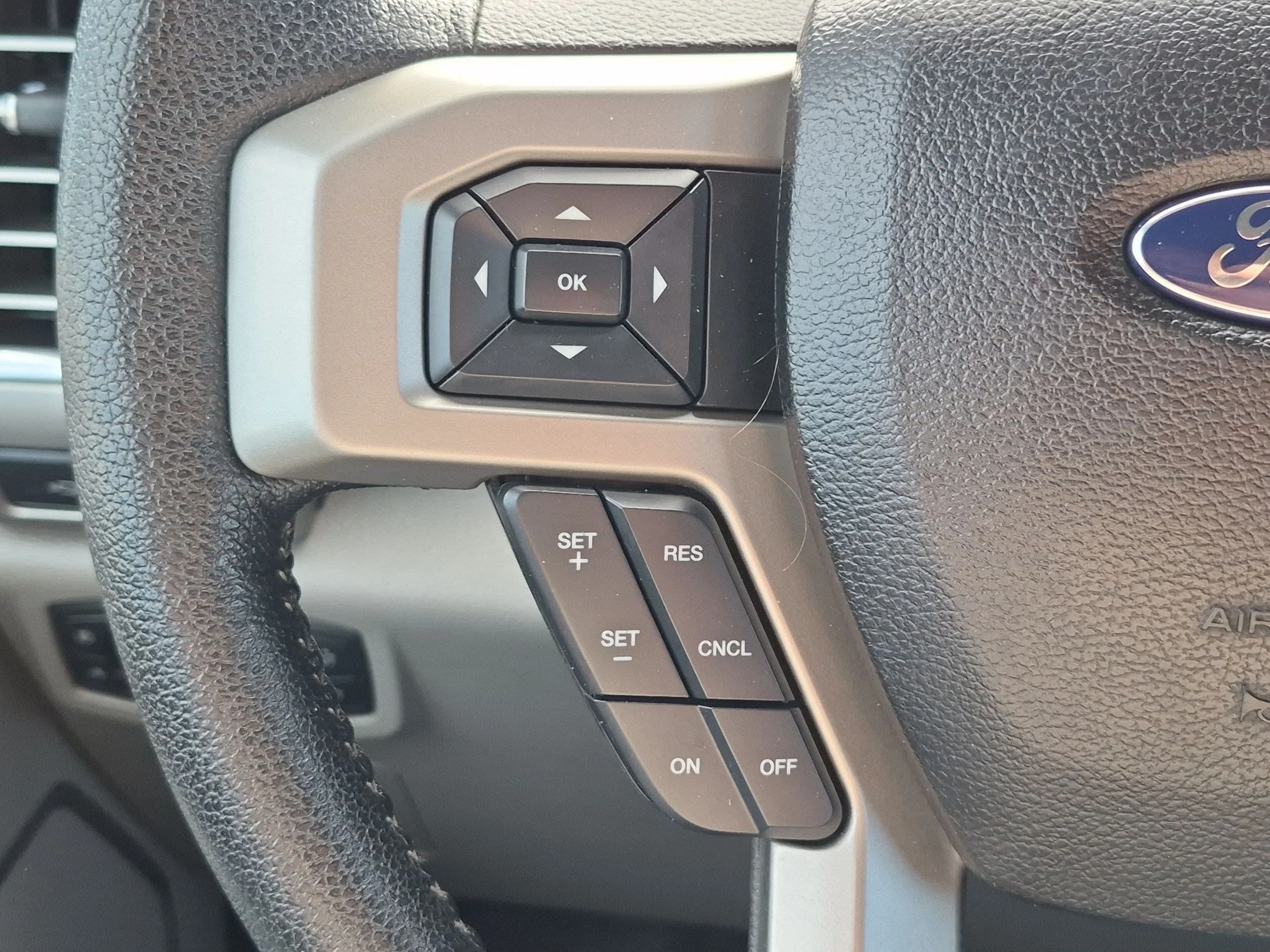 Used 2015 Ingot Silver Ford Lariat image 16