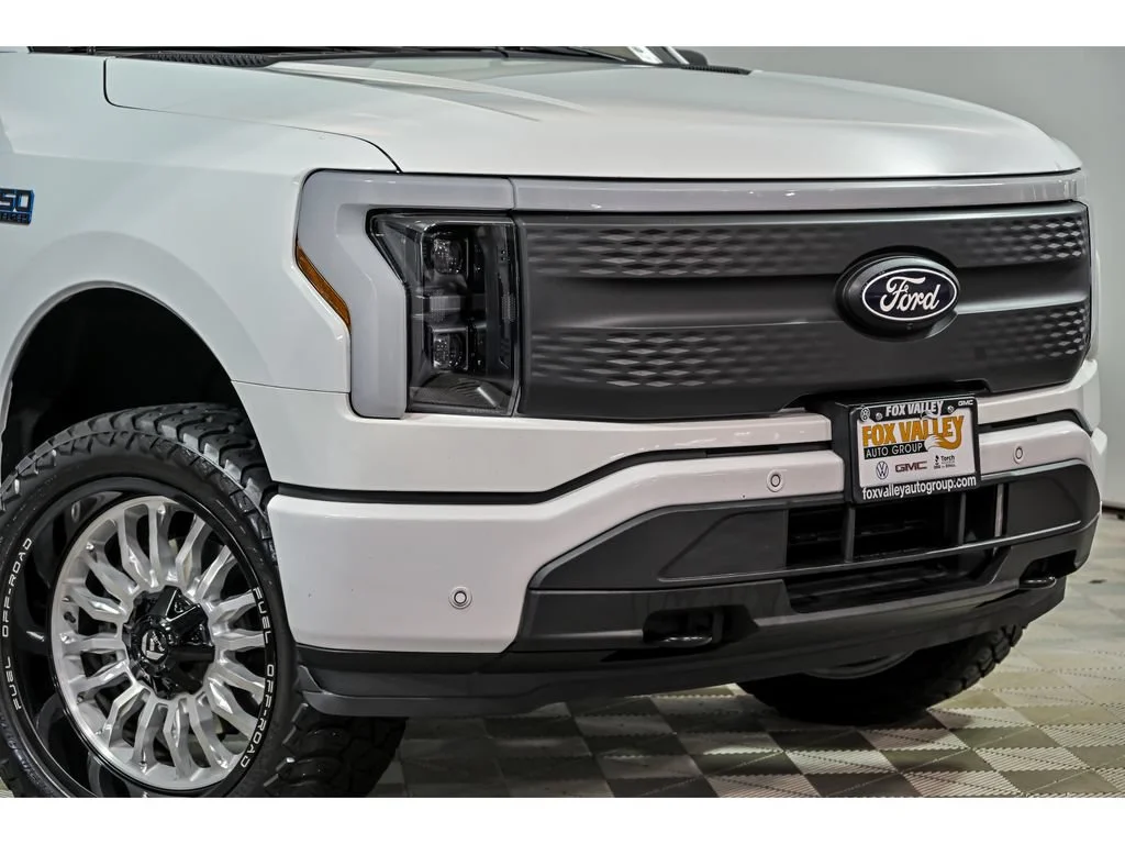 Used 2024 Ford F-150 Lightning Flash with VIN 1FT6W3L72RWG18904 for sale in St. Charles, IL