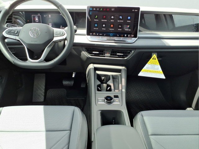 New 2026 Pure White Volkswagen SE 4Motion image 13