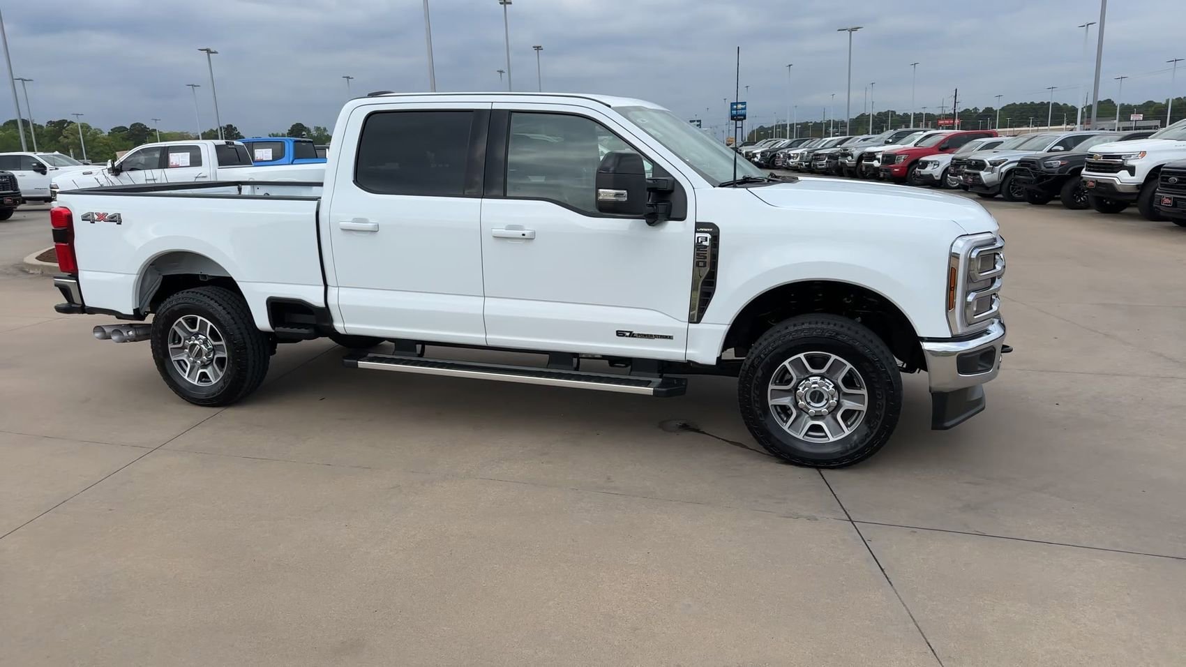 Used 2026 Oxford White Ford Lariat image 9