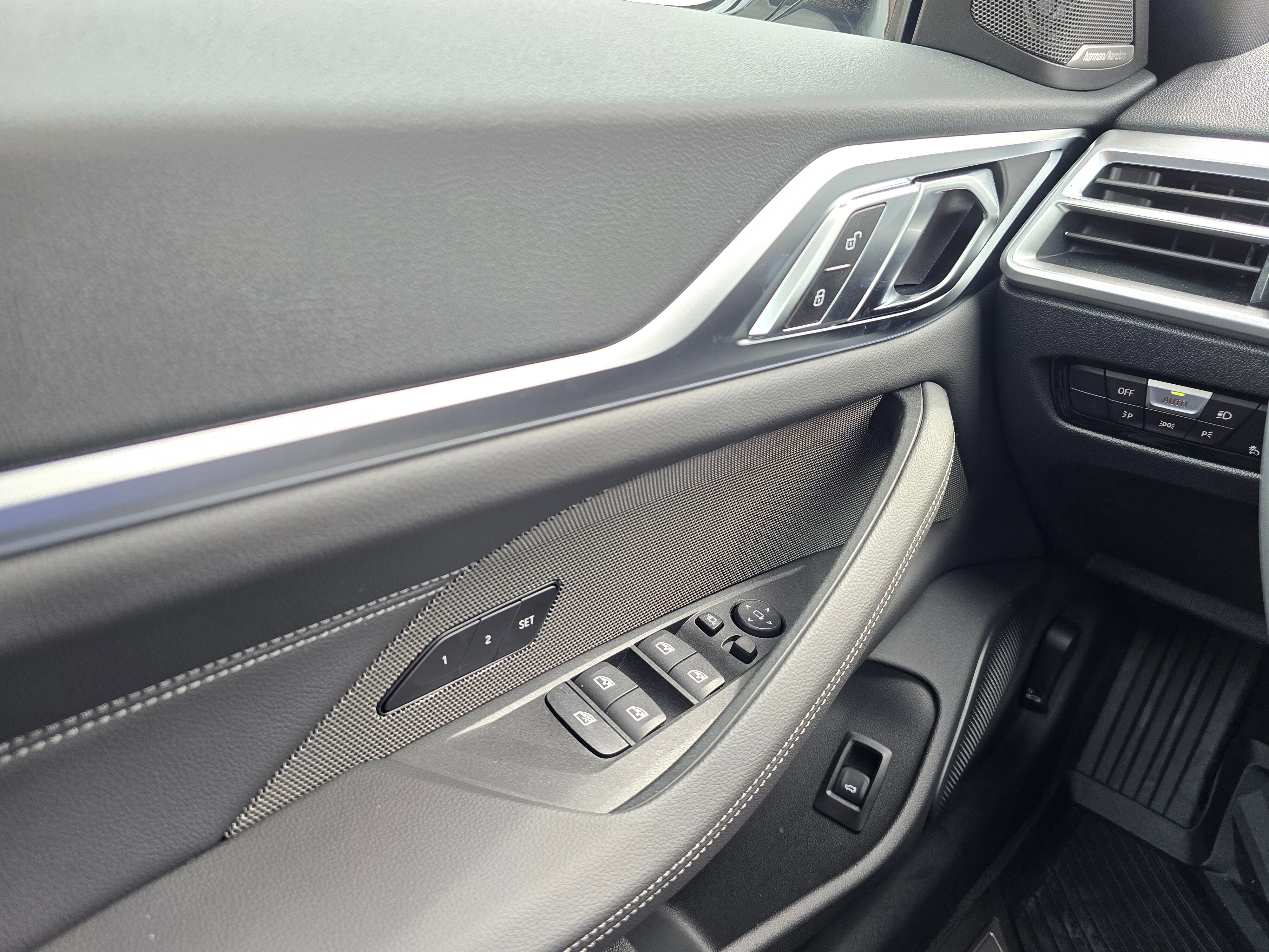 New 2026 Mineral White Metallic BMW xDrive40 image 61