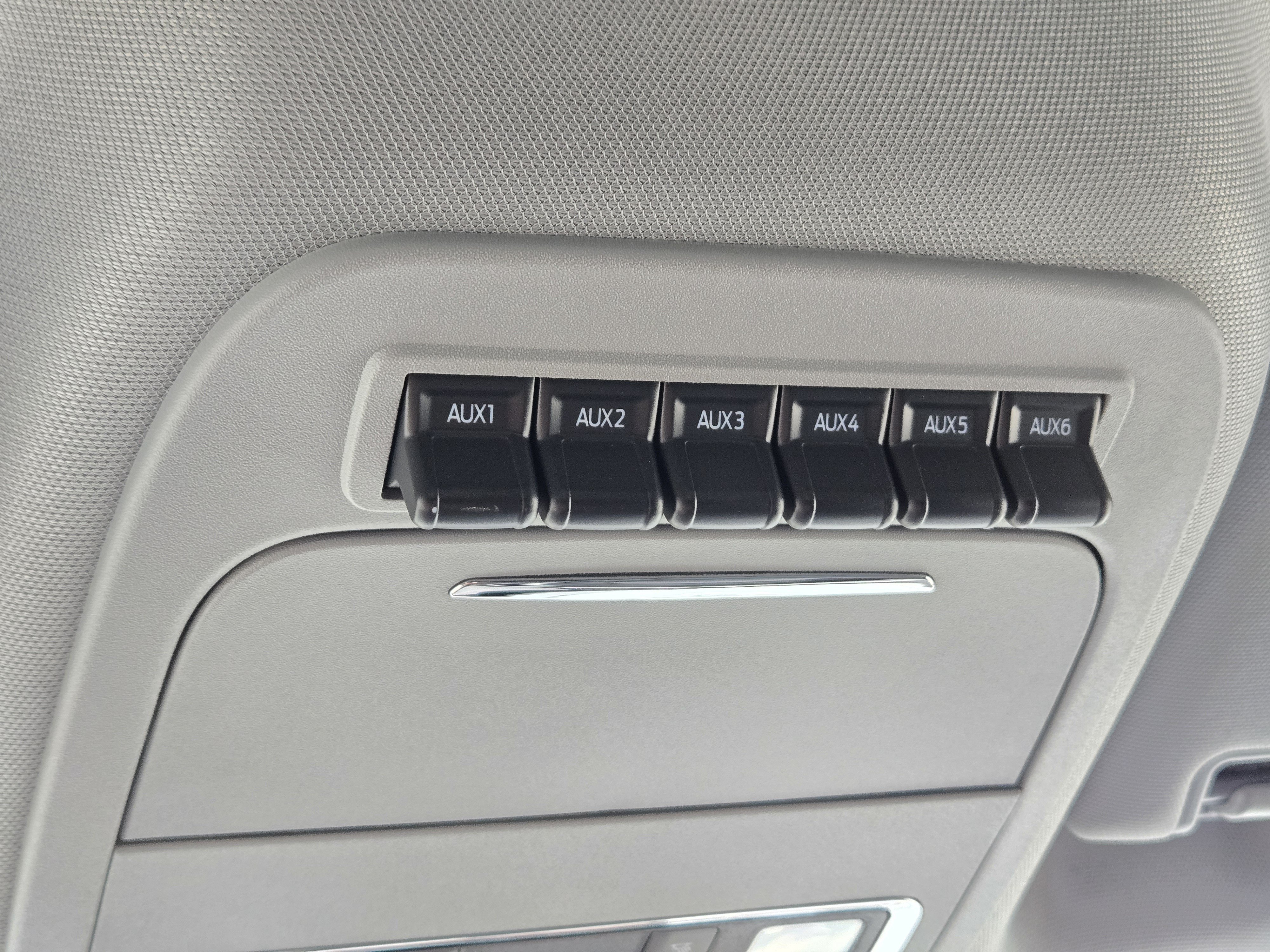 New 2026 Marsh Gray FORD F-450® LARIAT® image 32