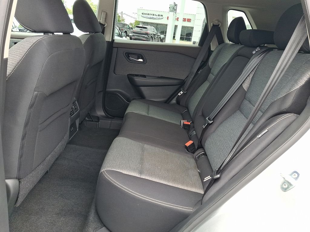 Used 2022 Silver Nissan SV image 11