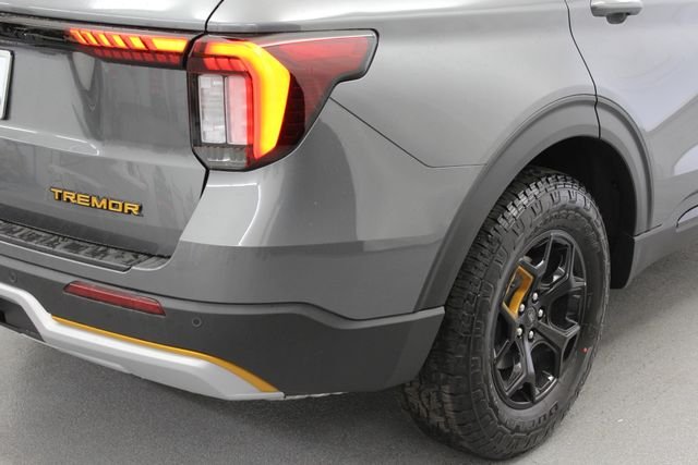 New 2026 Carbonized Gray Metallic Ford Tremor® image 6