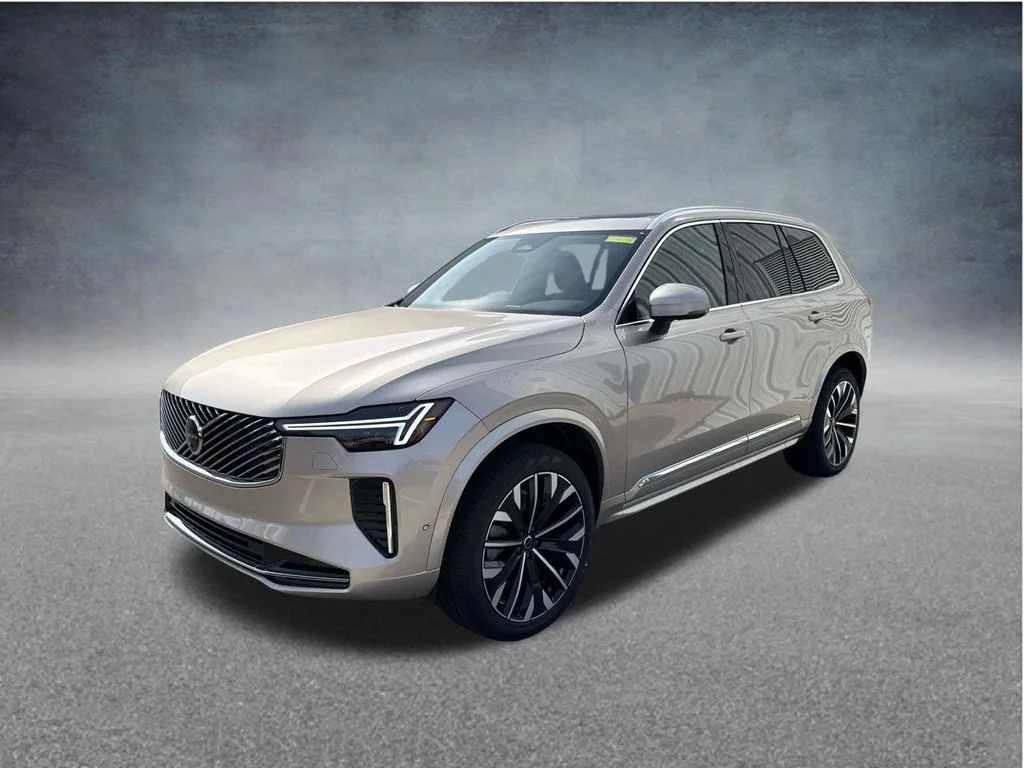 New 2026  Volvo B6 Plus 7-Seater image 3