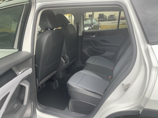 New 2026 Pure White Volkswagen 2.0T SE image 5