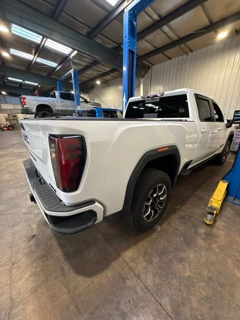 Used 2024 White GMC AT4 image 6