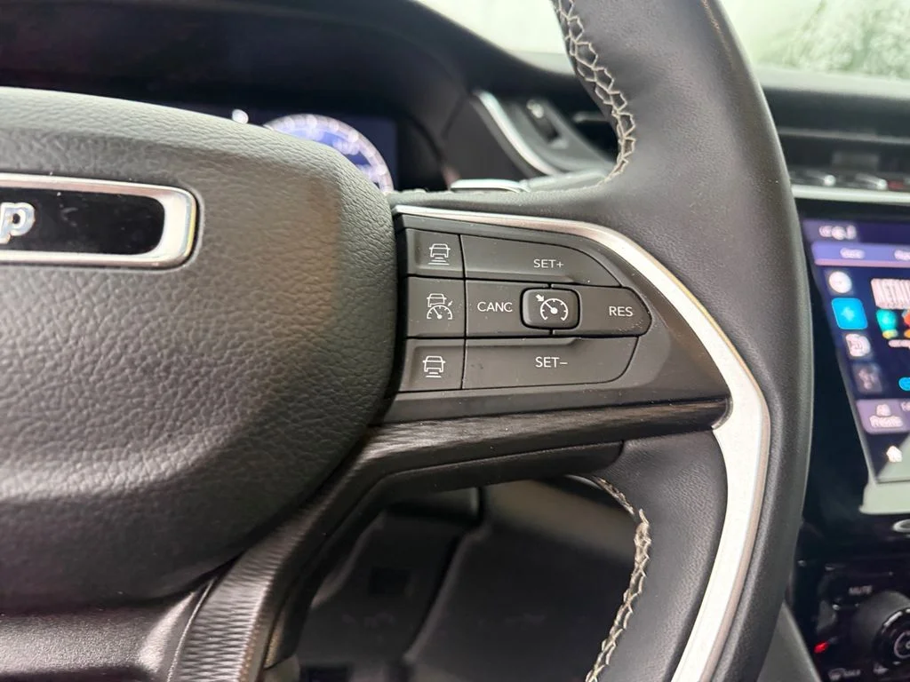 Used 2024 Gray Jeep Altitude image 25