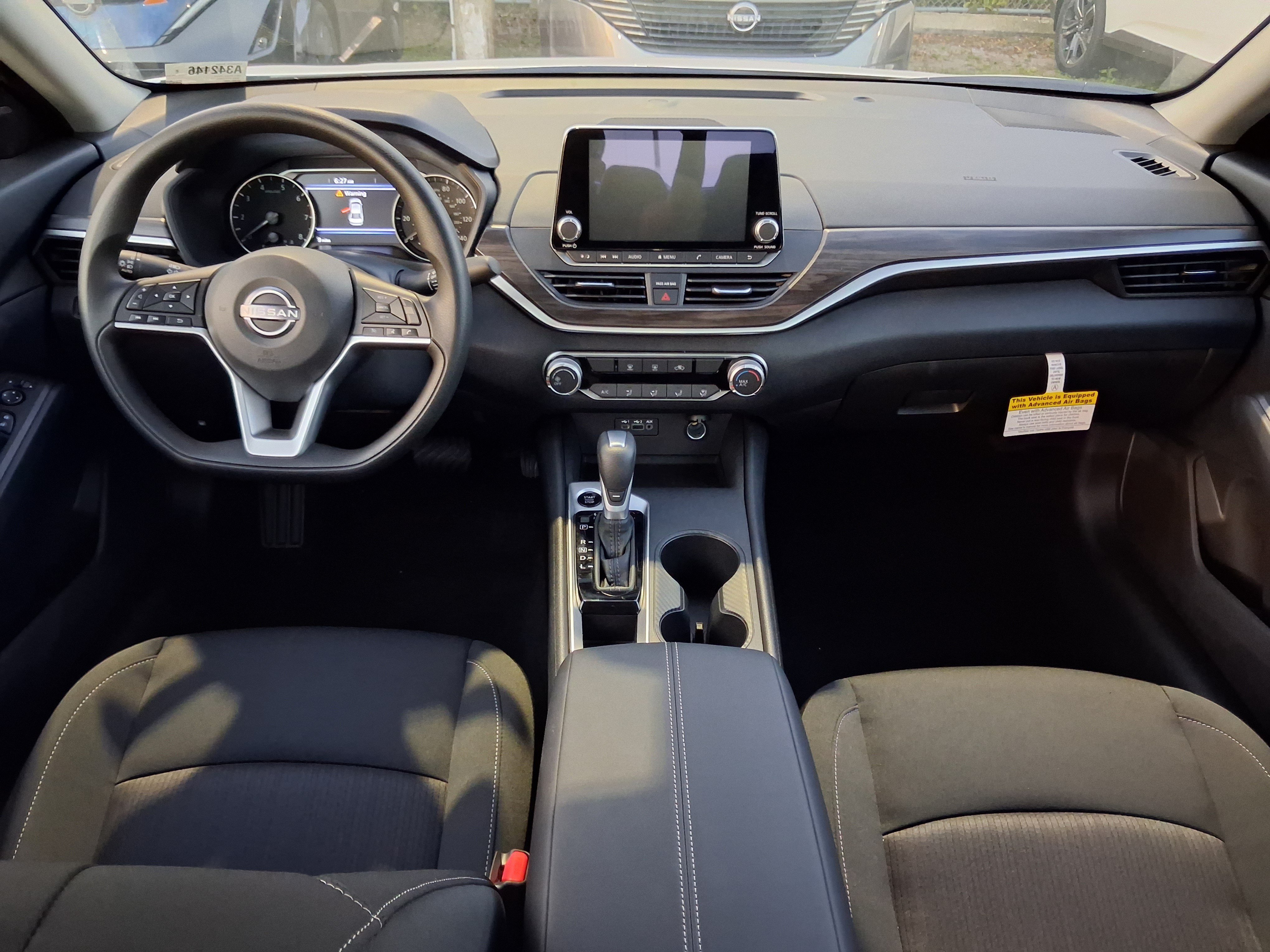 New 2026 White Nissan 2.5 SV image 6
