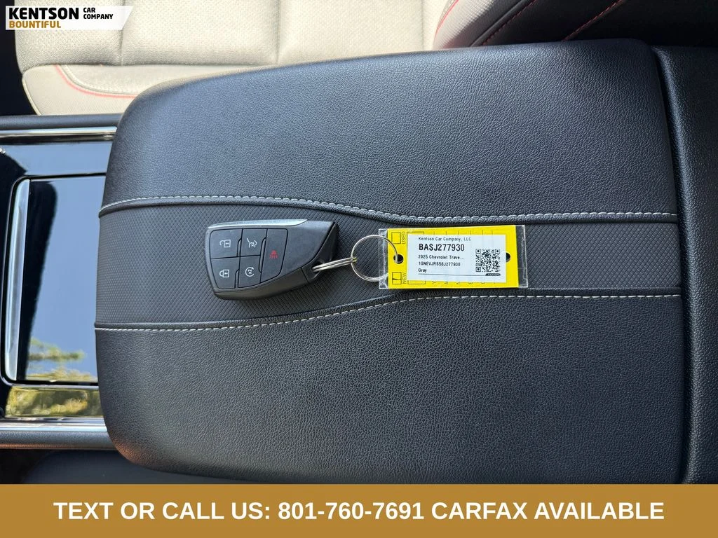 Used 2025 Gray Chevrolet Z71 image 40