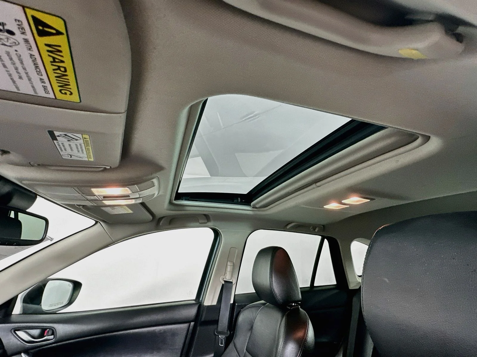 Used 2016 Blue Reflex Mica Mazda Grand Touring image 23