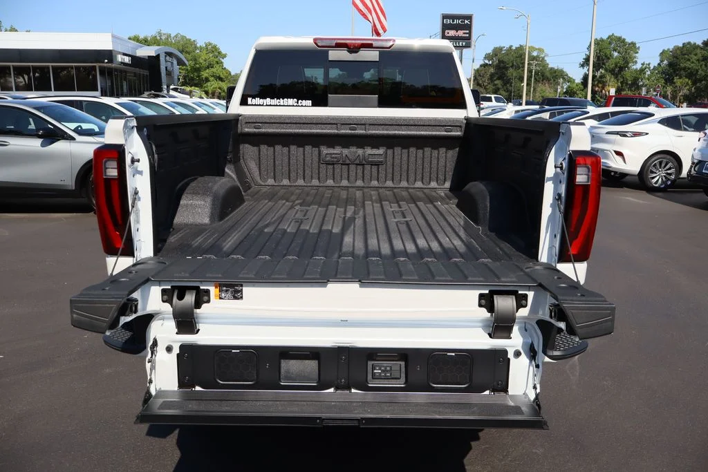 Used 2025 White GMC Denali Ultimate image 30