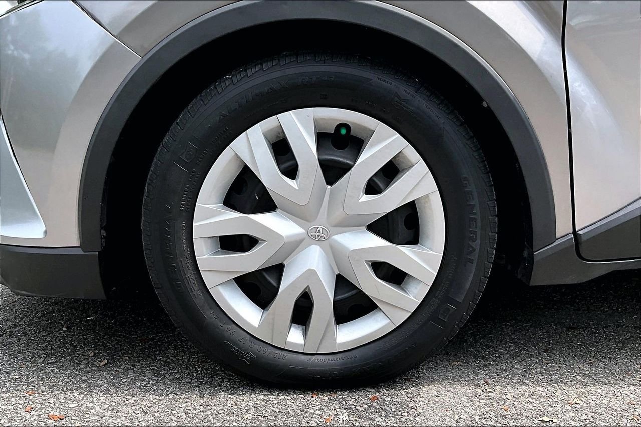 Used 2019 Silver Toyota LE image 34