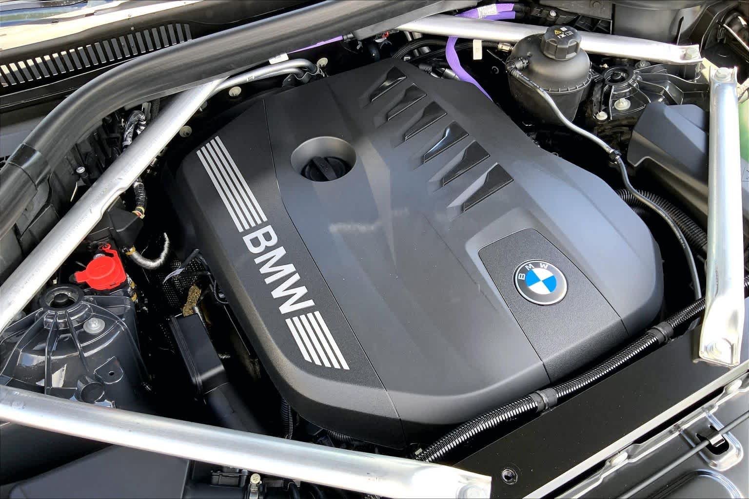 New 2026 Dravit Grey Metallic BMW xDrive40i image 17