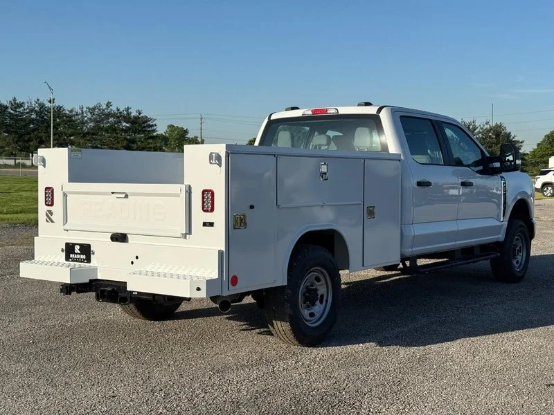 New 2026 Oxford White Ford XL 4WD Crew Cab Service Body image 4