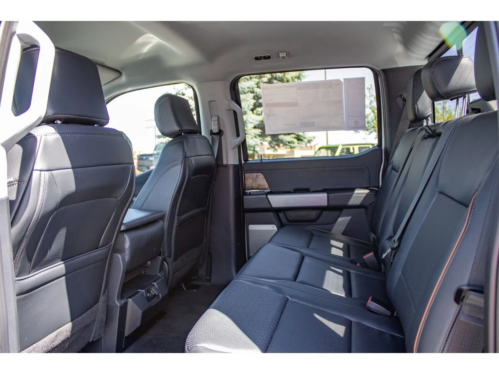 New 2026 OXFORD WHITE Ford LARIAT image 18