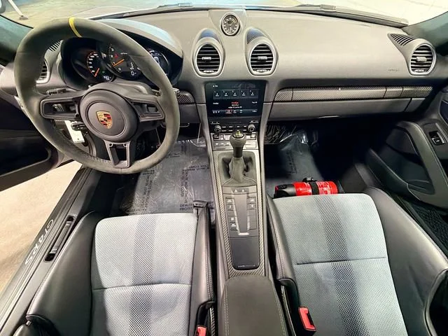 2025 Porsche 718 GT4 RS - Photo 15