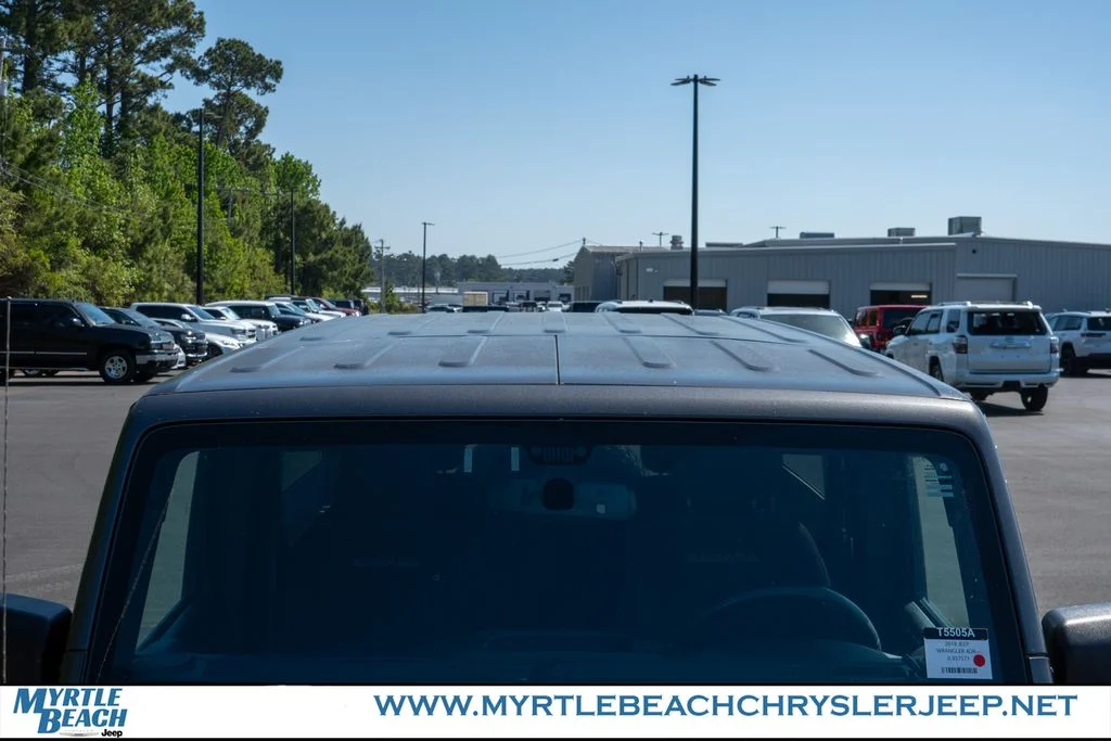 Used 2018 Granite Crystal Metallic Clearcoat Jeep Unlimited Sahara image 10