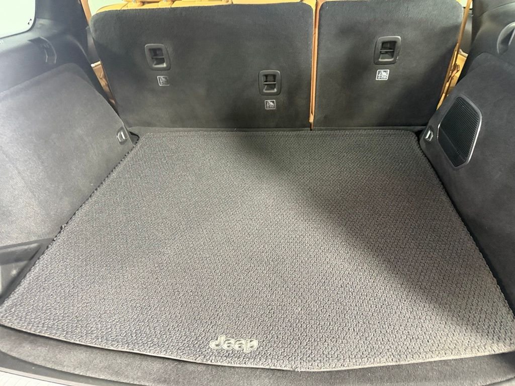 Used 2022 Black Jeep Summit Reserve image 25