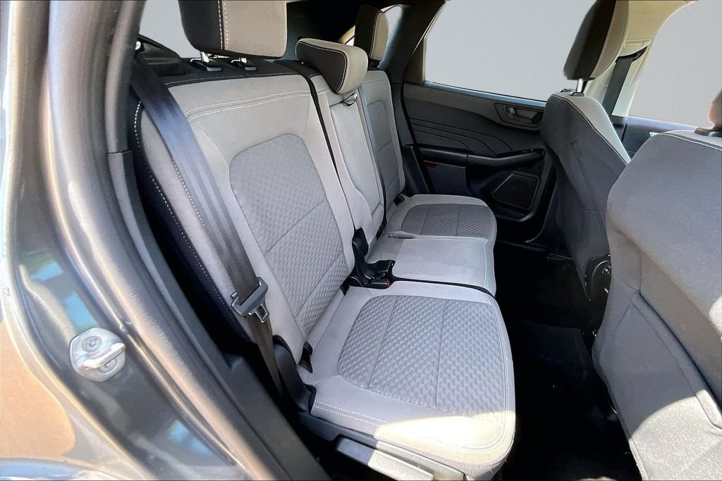 Used 2022 Gray Ford SE image 25