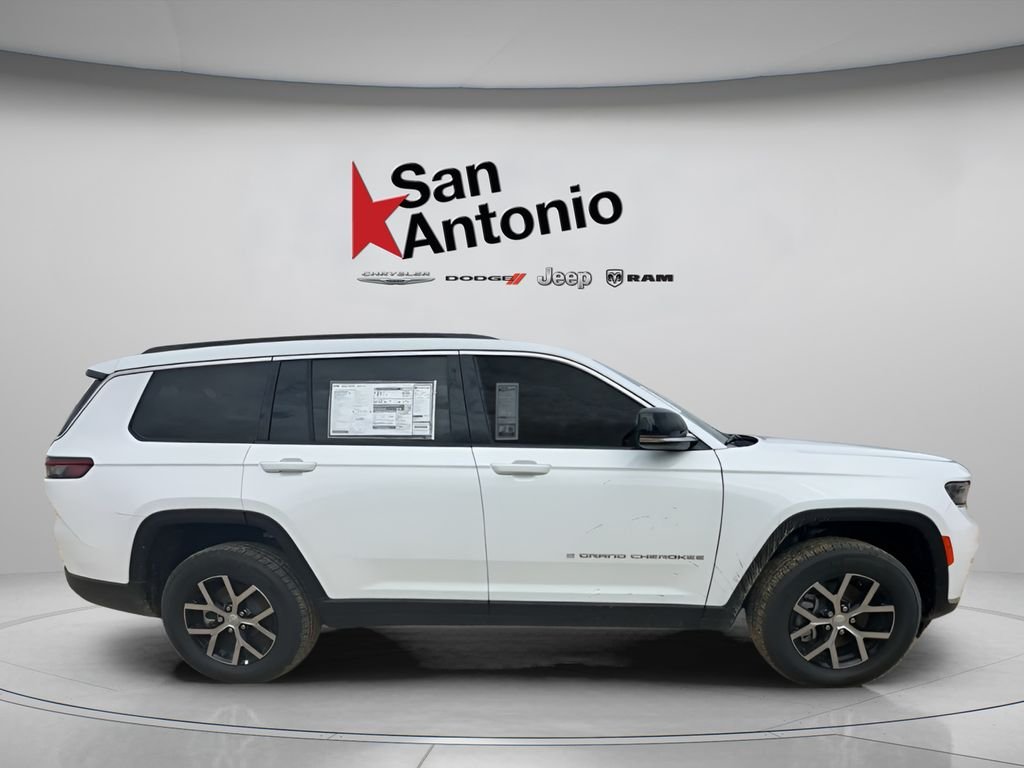 New 2025 Bright White Clear-Coat Exterior Paint Jeep Limited image 16