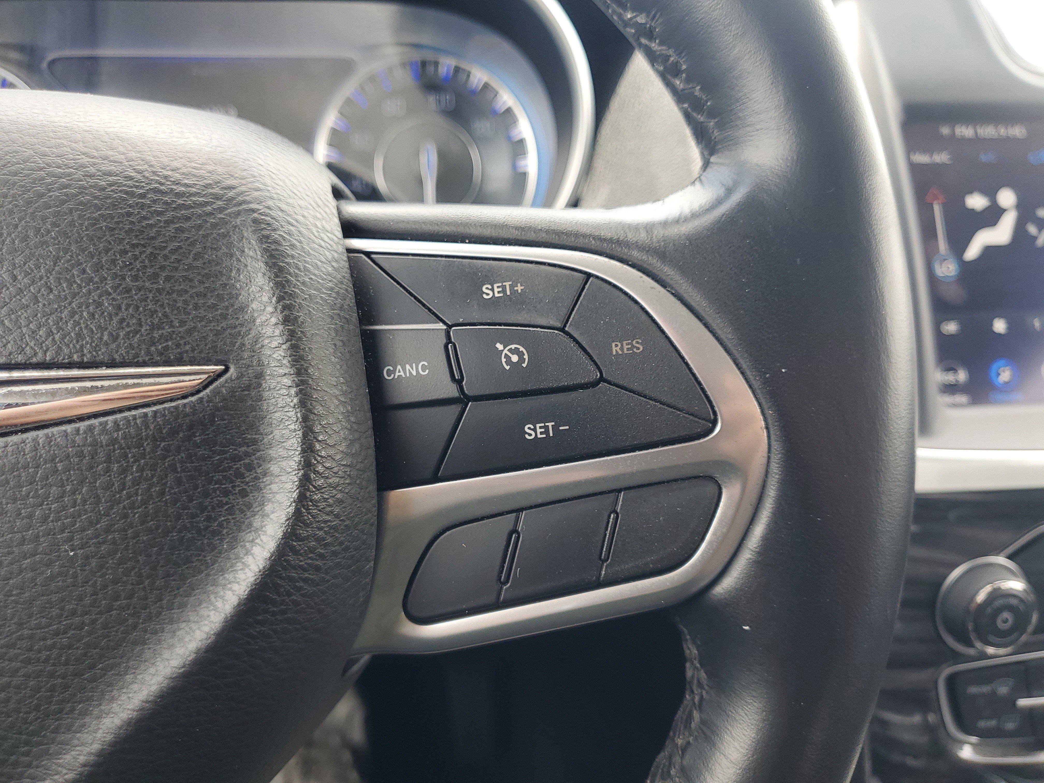 Used 2022 Frostbite Chrysler Touring image 21