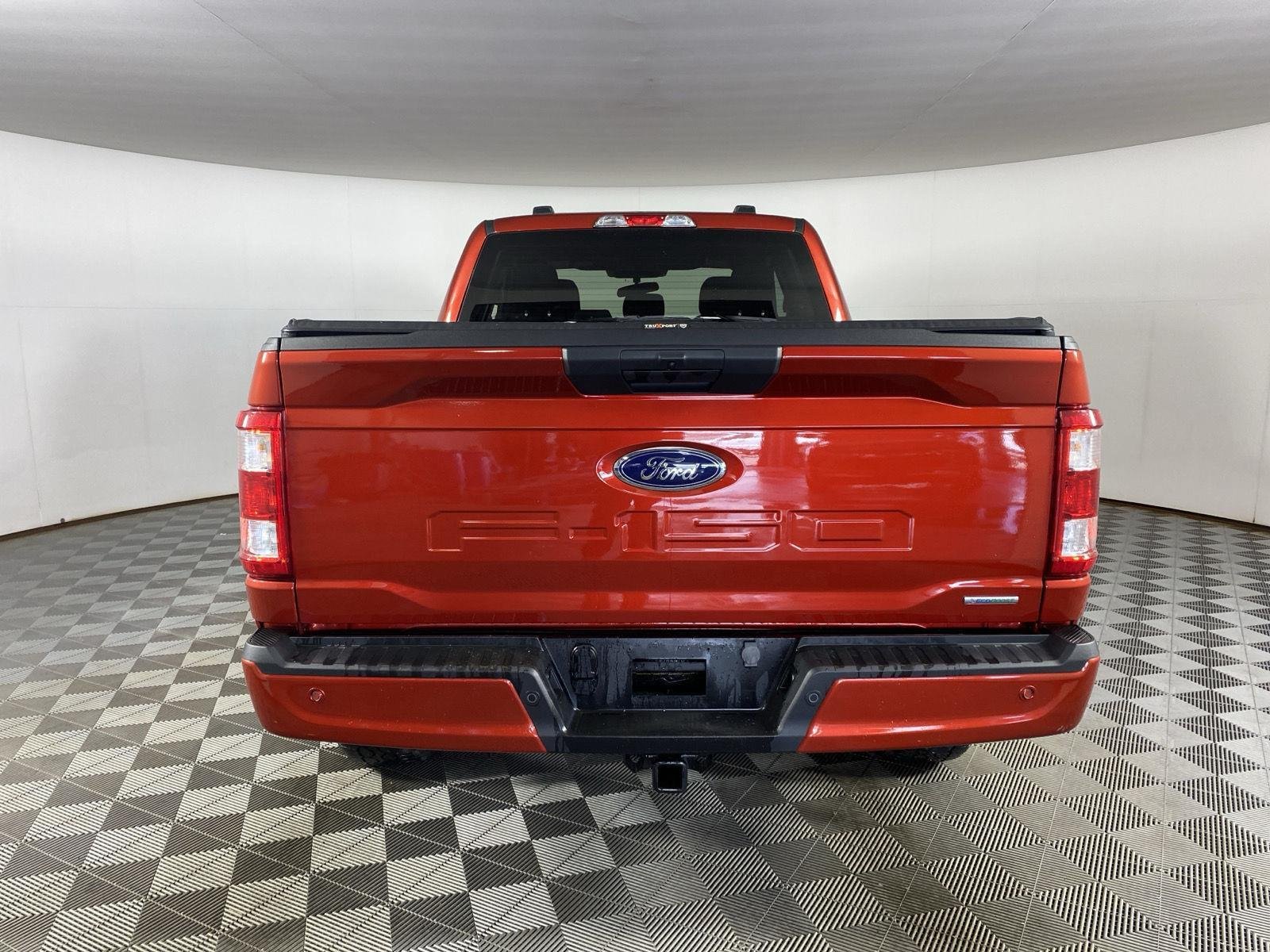 Used 2023 Hot Pepper Red Tinted Clearcoat Ford XL image 10