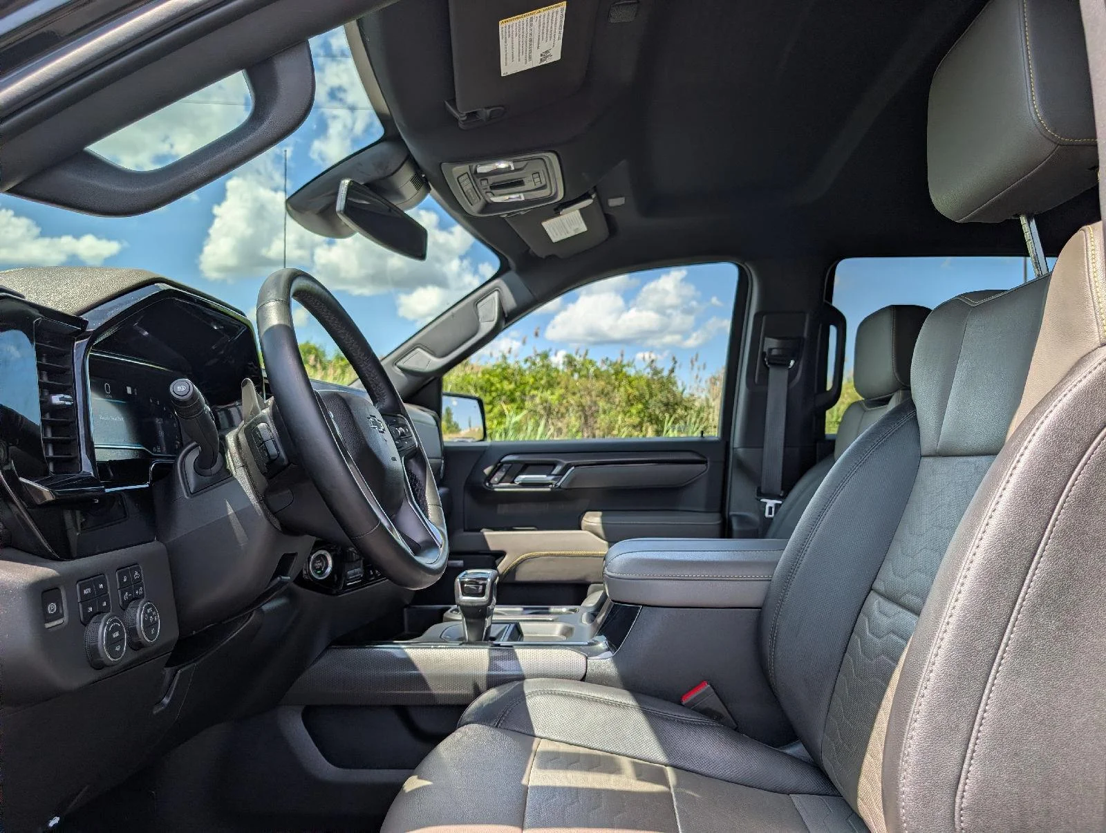 Used 2023 Black Chevrolet ZR2 image 11