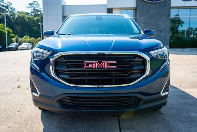 Used 2021 Blue Emerald Metallic GMC SLE image 12