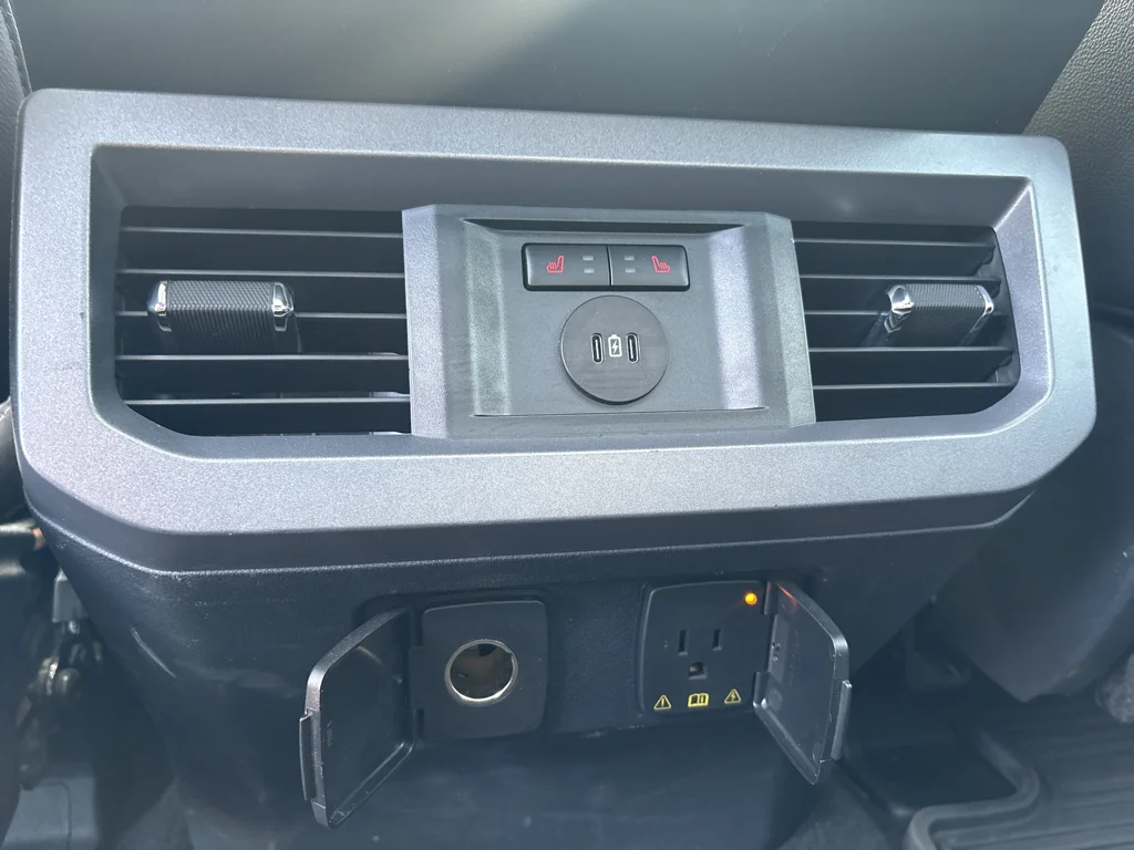 Used 2024 Gray Ford LARIAT image 17