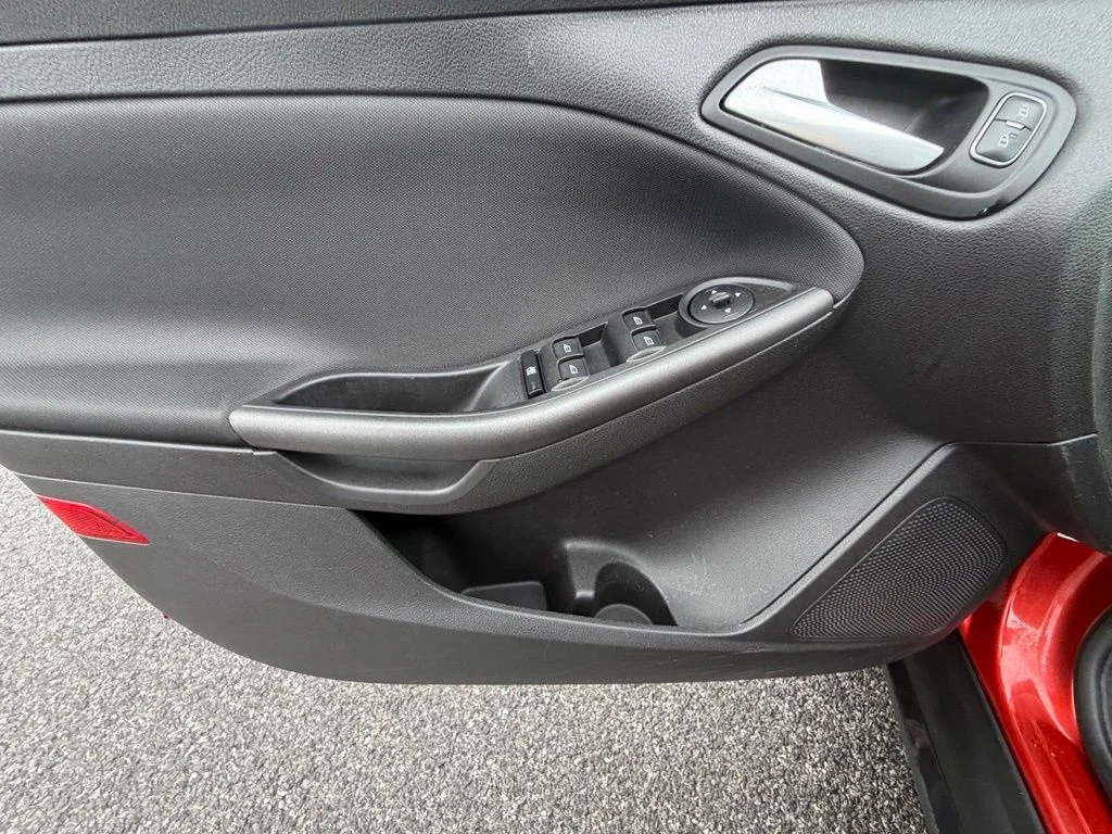 Used 2018 Red Ford SEL image 14