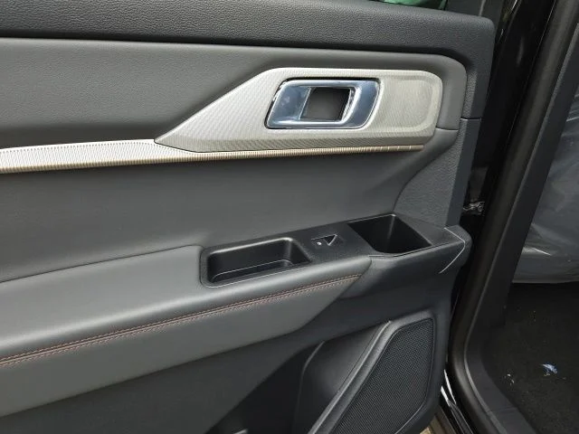 New 2027 Agate Black Metallic Ford Active image 33