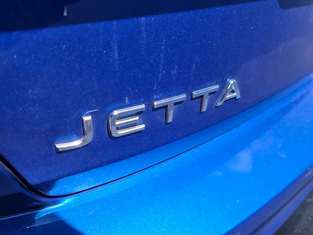 Certified Used 2023 Blue Volkswagen 1.5T SE image 11