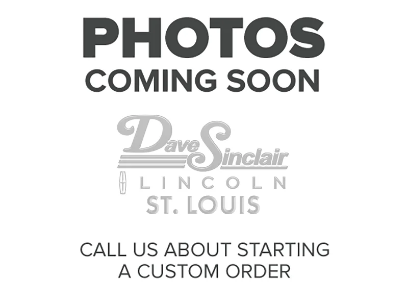 Used 2017 Silver Lincoln Select image 1