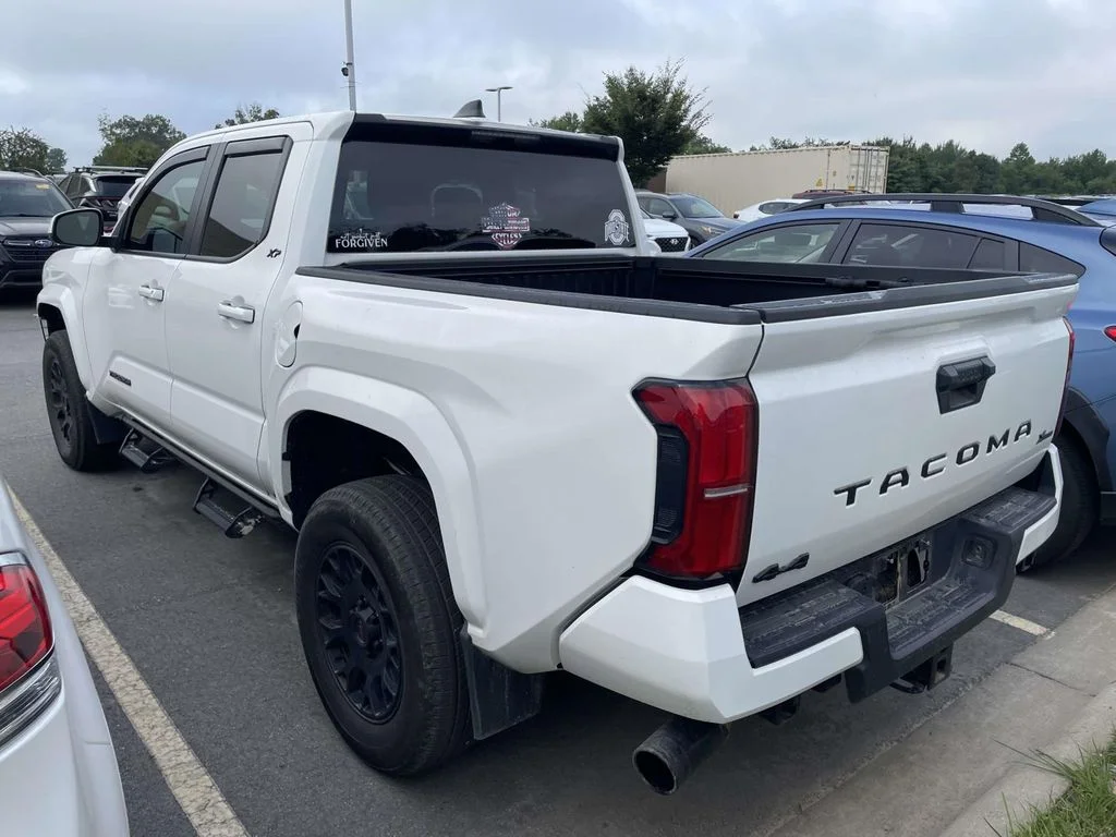 Used 2024 Ice Cap Toyota SR5 image 3