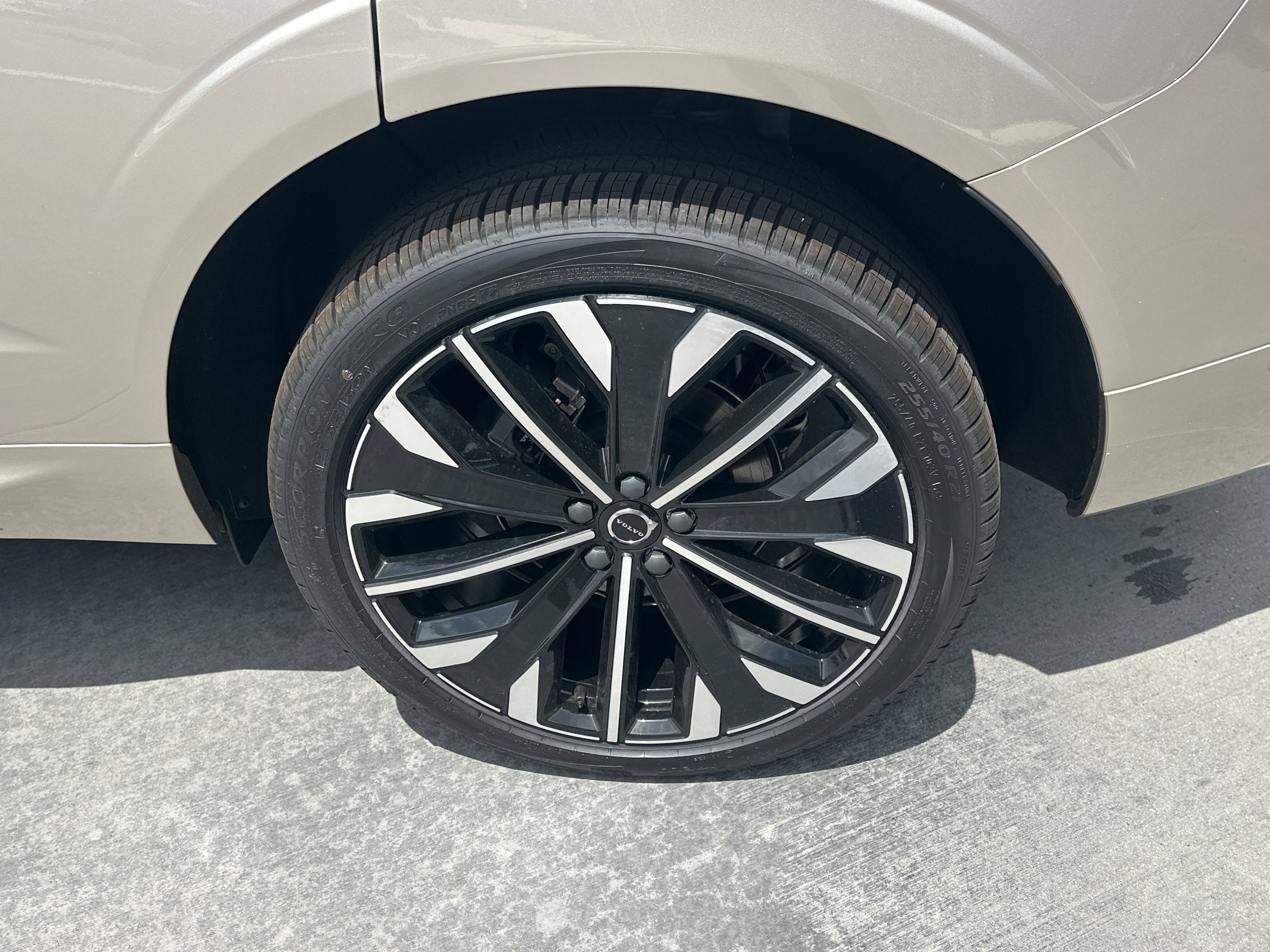 New 2026  Volvo Ultra image 11