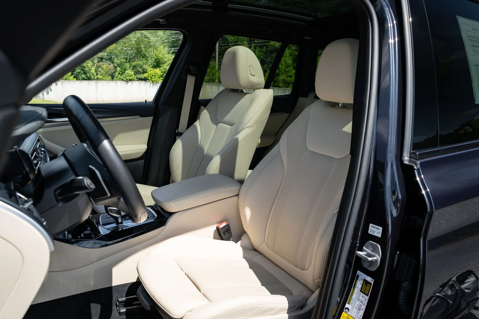 Used 2022 Black BMW xDrive30i image 15