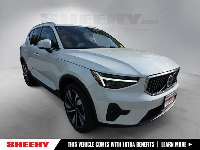 2025 Volvo XC40 B5 Plus Bright AWD's photo