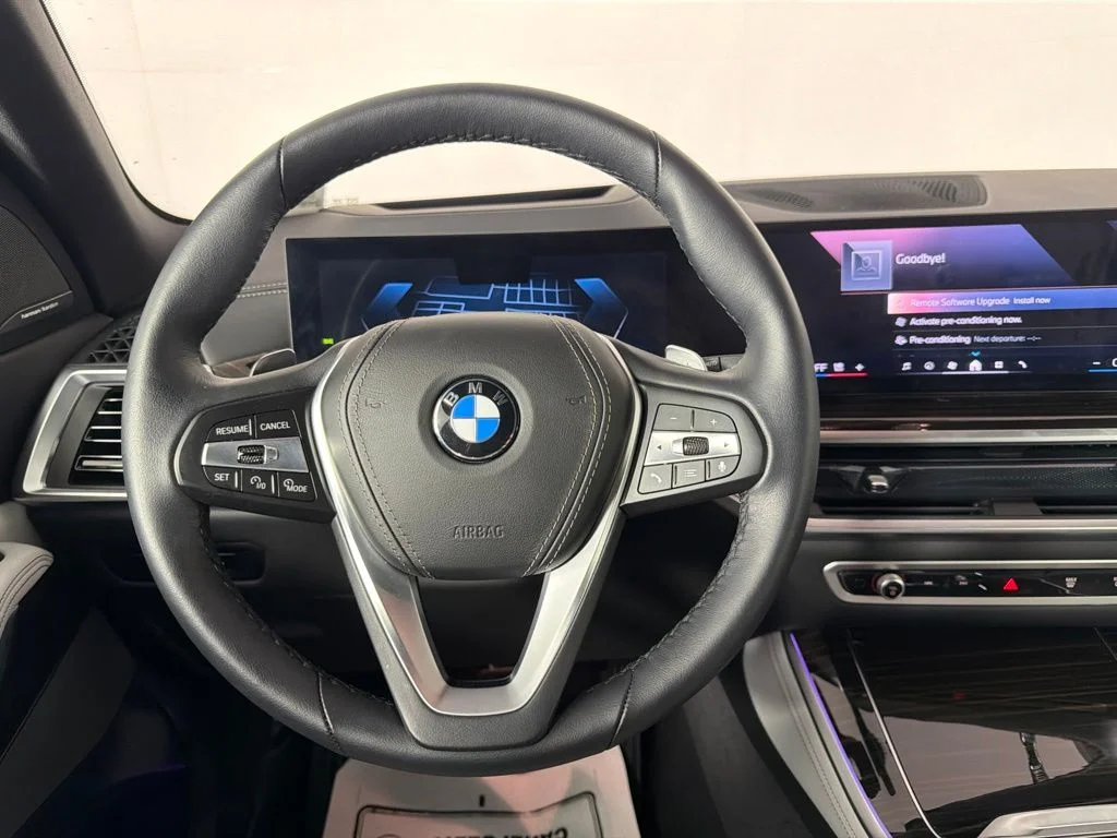 Certified Used 2025 Black Sapphire Metallic BMW xDrive40i image 19