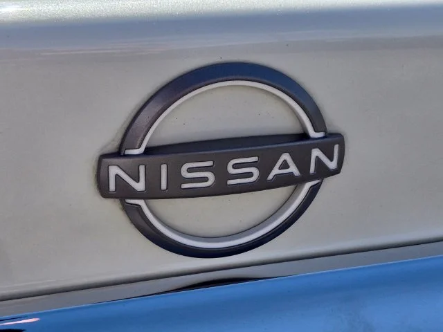 Used 2023 White Nissan Platinum image 19