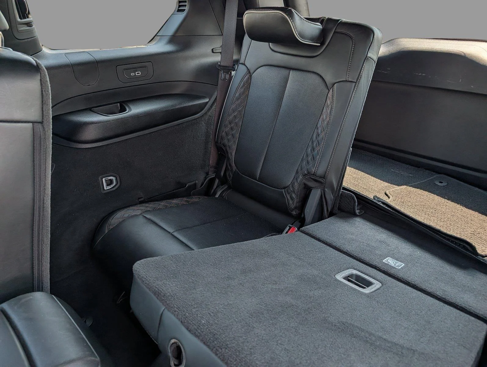 Used 2025 Diamond Black Crystal Pearlcoat Jeep Summit image 36