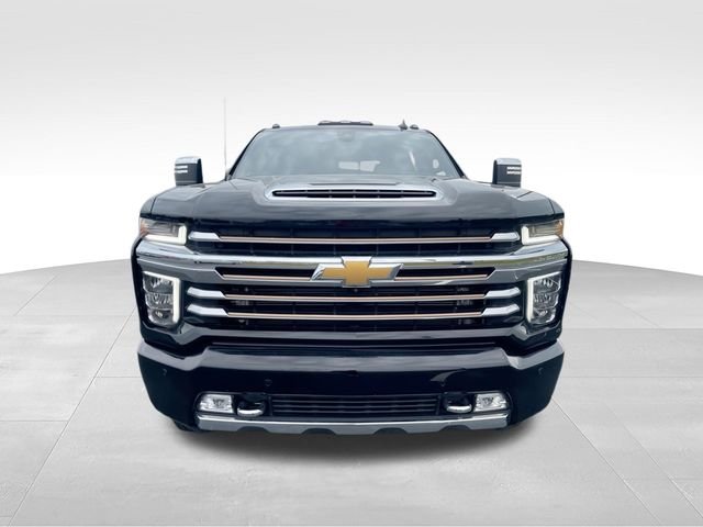 Used 2023 Black Chevrolet High Country image 3
