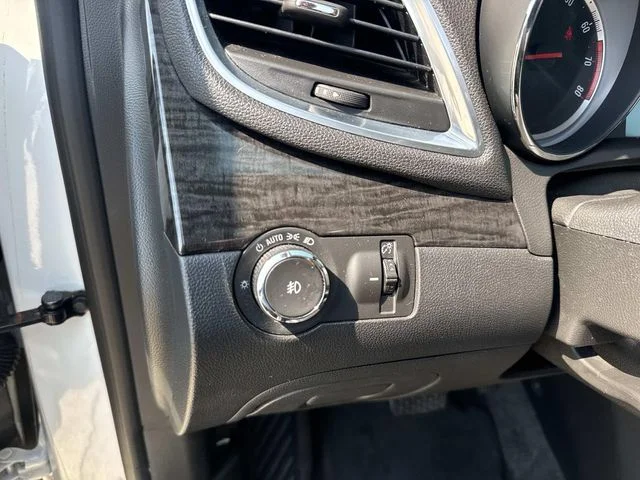 Used 2013 White Buick Leather image 31