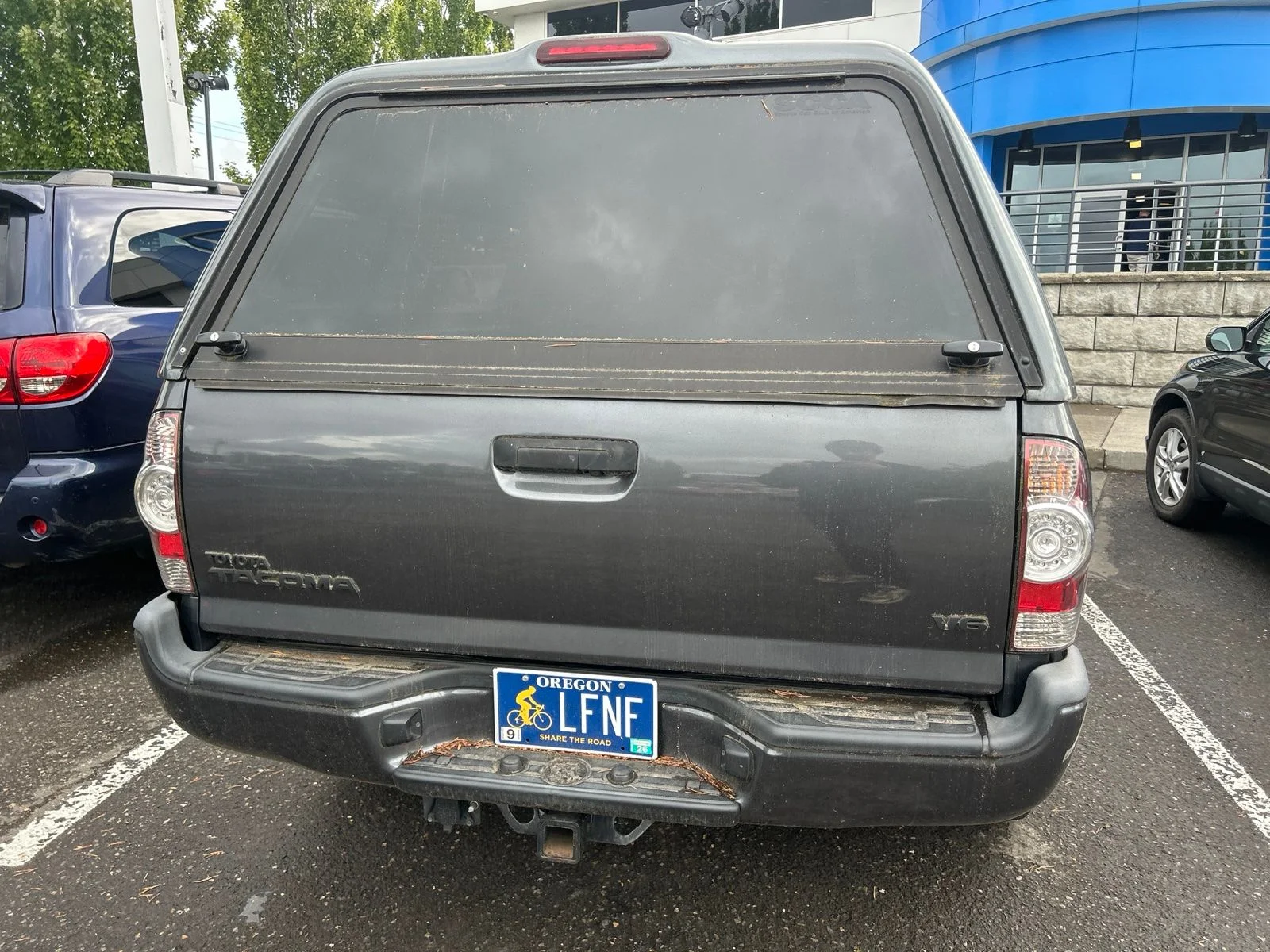 Used 2015 Magnetic Gray Metallic Toyota Base V6 image 6