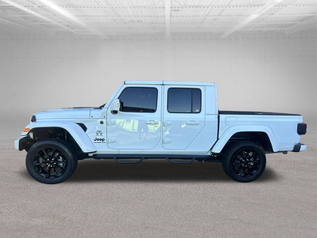 Used 2022 White Jeep Overland image 2