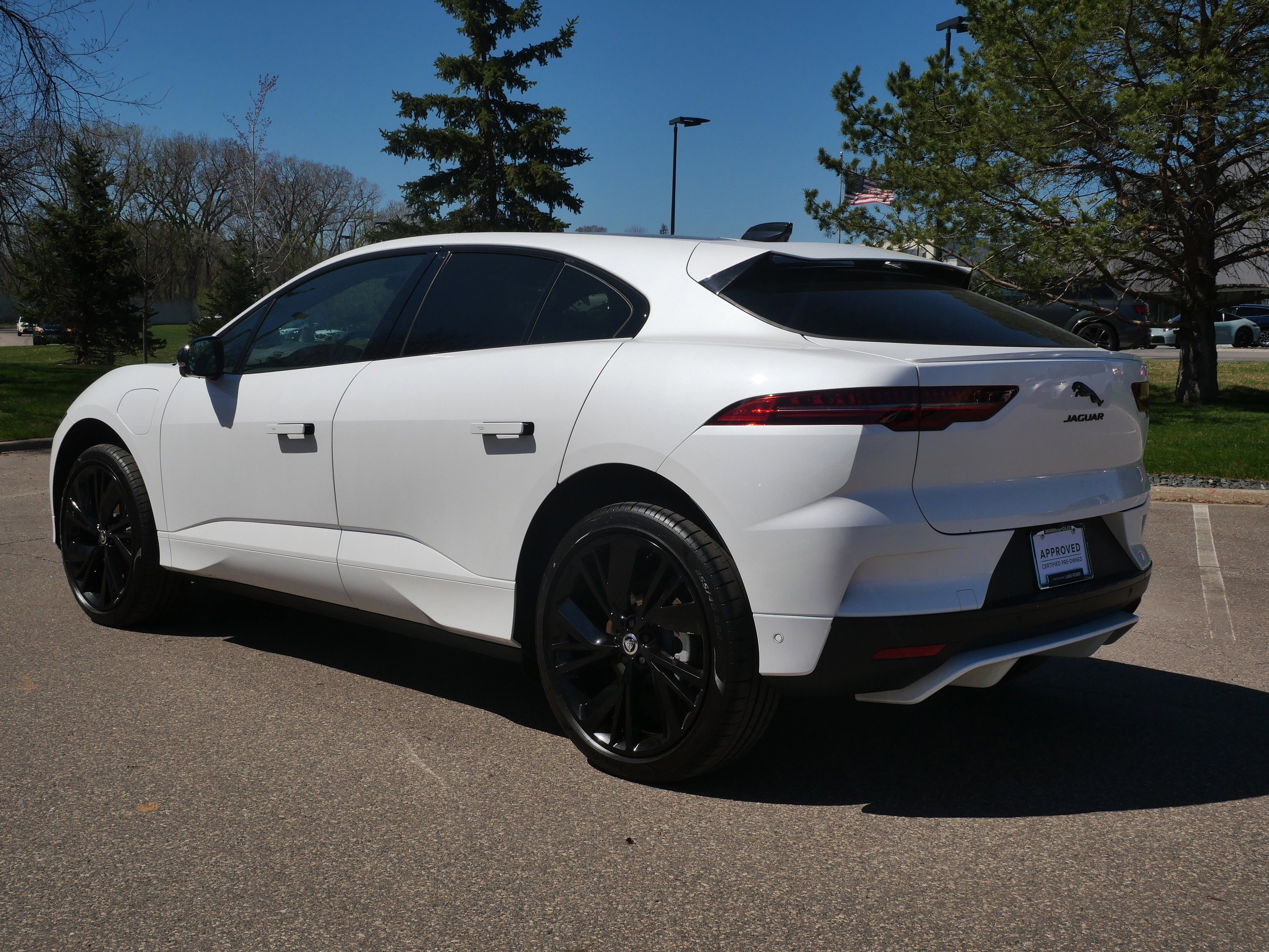 Used 2024 OTSUNI PEARL Jaguar R-Dynamic HSE image 3